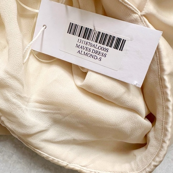 Reformation Maves Dress Almond - Picture 6 of 9